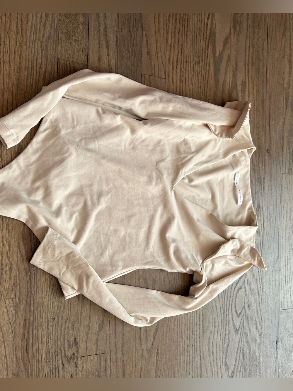 Susana Monaco White V-Neck Ruffle Shoulder Bodysuit - Picture 3 of 7